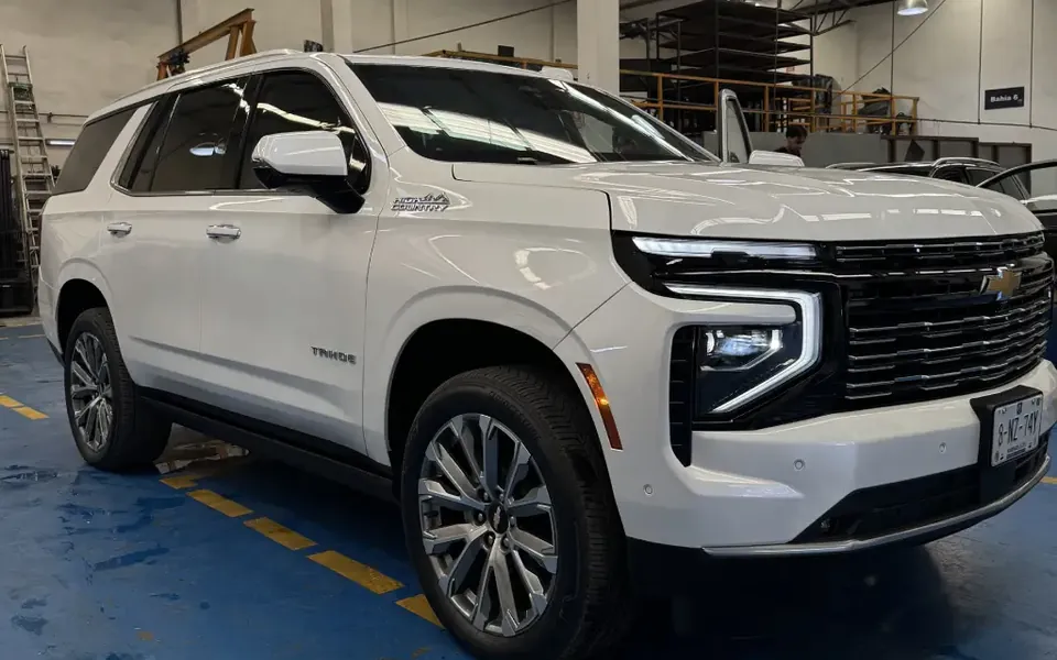 Chevrolet Tahoe High Country 2025 blindada en la planta