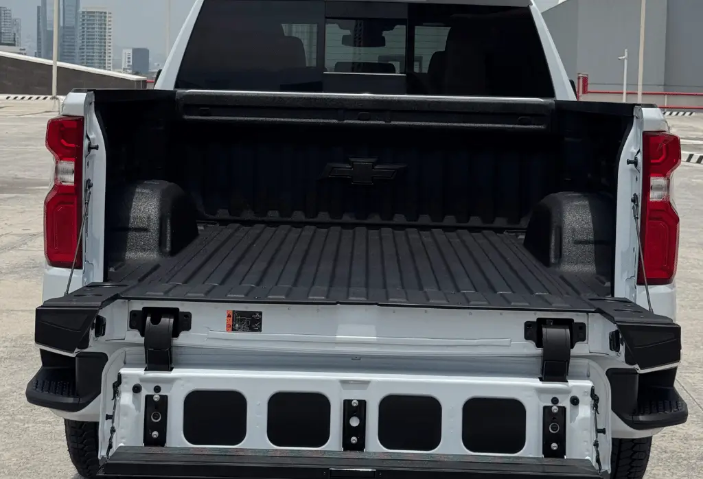 Chevrolet Cheyenne High Country 2026 blindada, foto 3