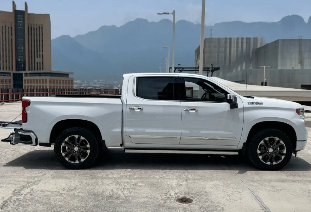Chevrolet Cheyenne High Country 2026 blindada, foto 5