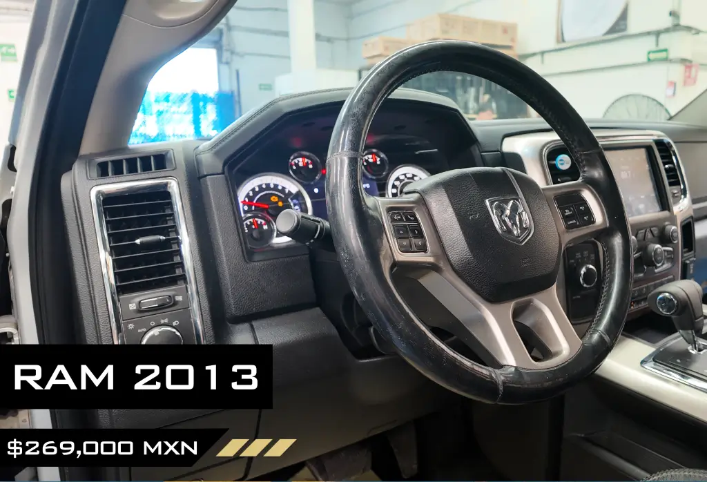 RAM 2500 2013, interior y tablero